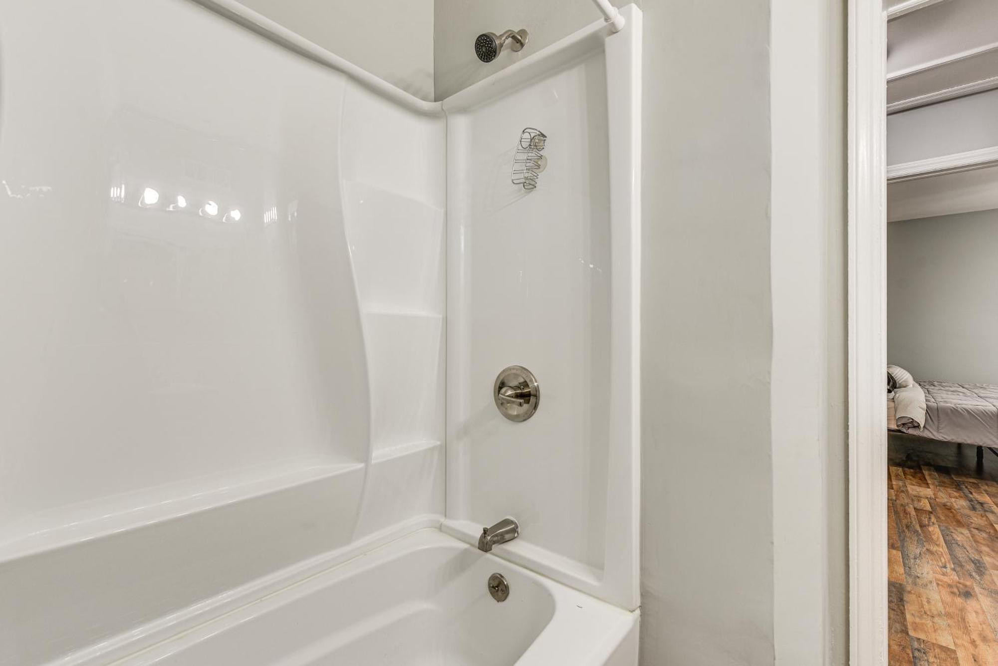 Updated Charlotte Home With Yard About 3 Mi To Uptown! Exterior photo