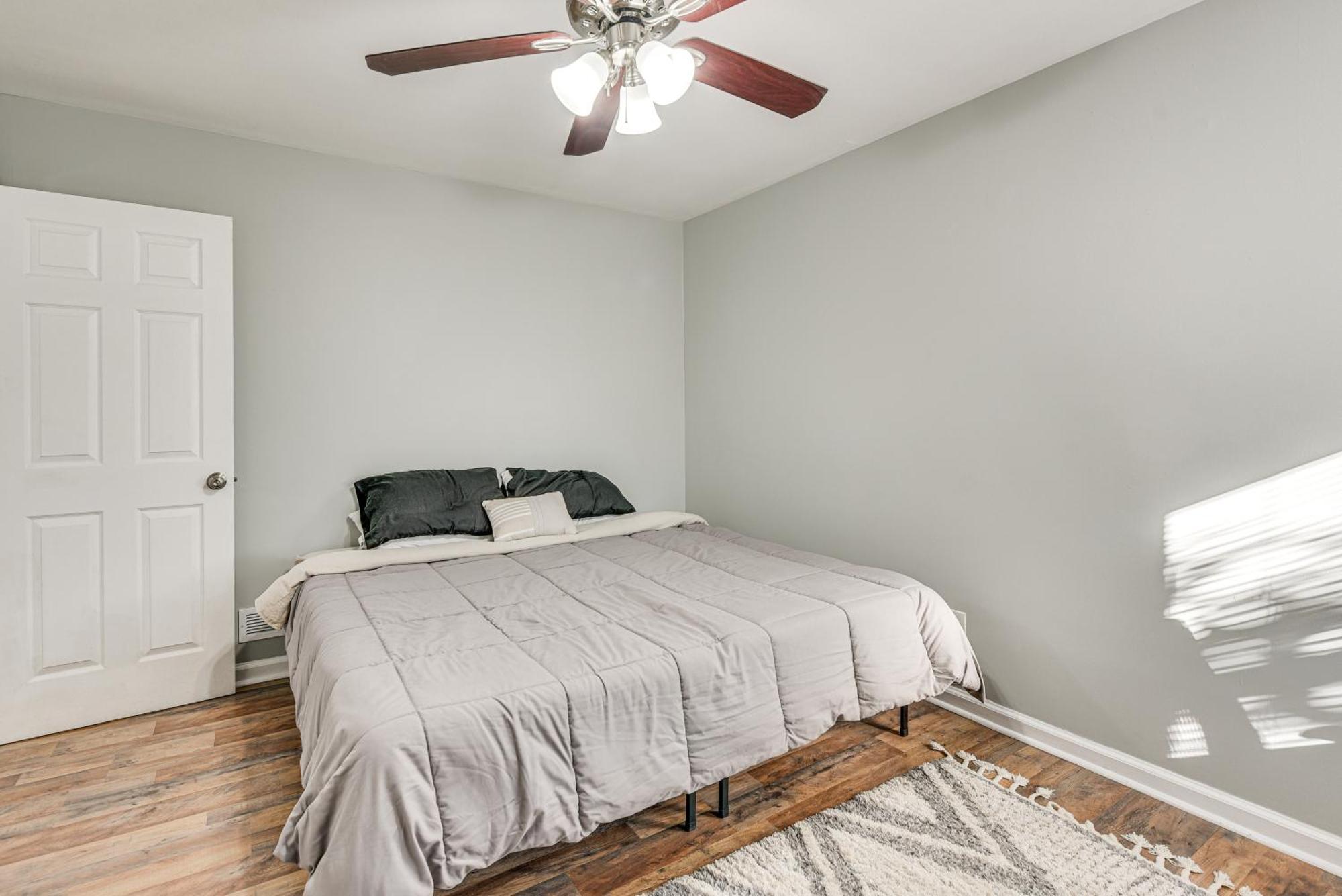 Updated Charlotte Home With Yard About 3 Mi To Uptown! Exterior photo