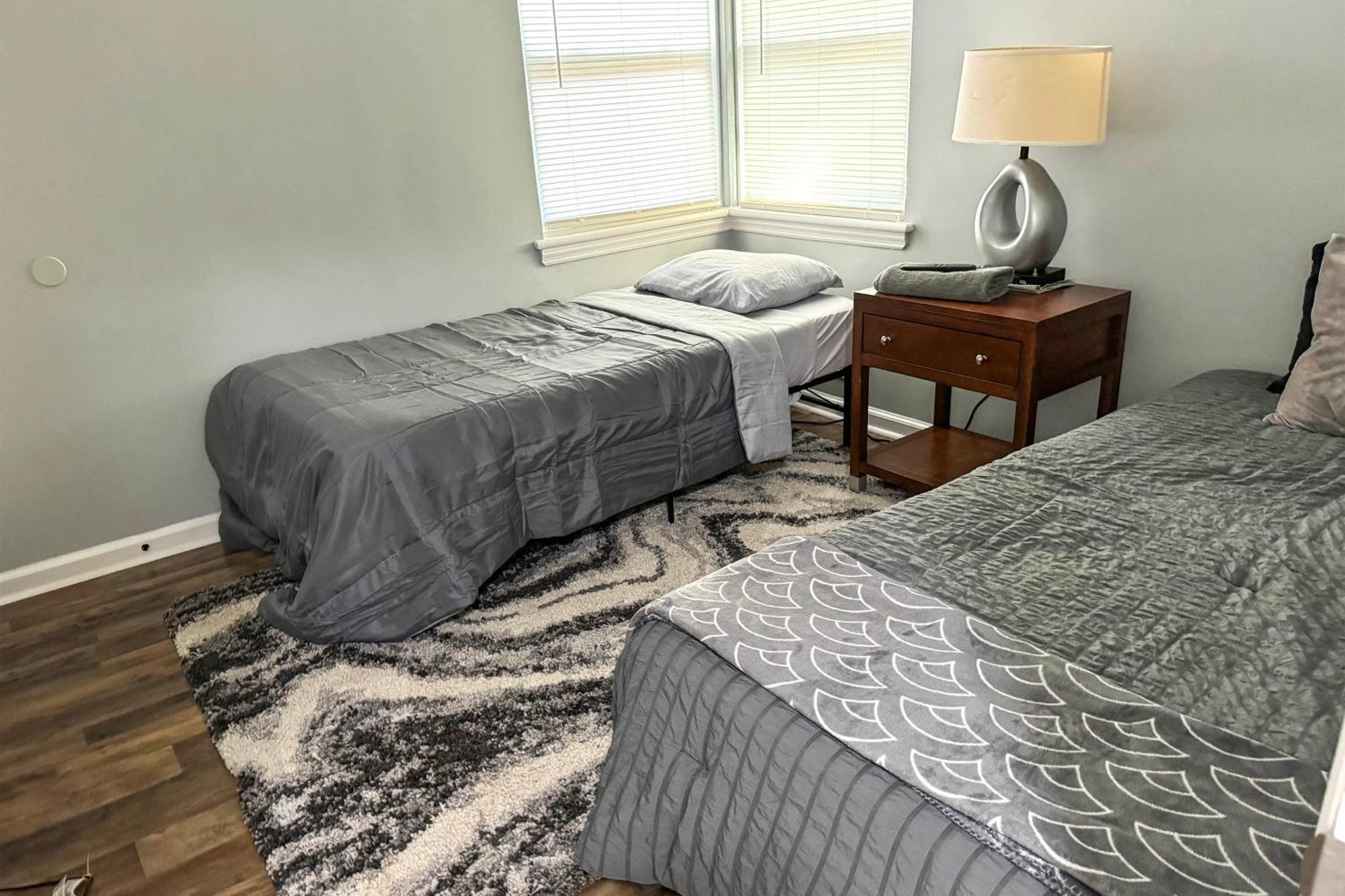 Updated Charlotte Home With Yard About 3 Mi To Uptown! Exterior photo